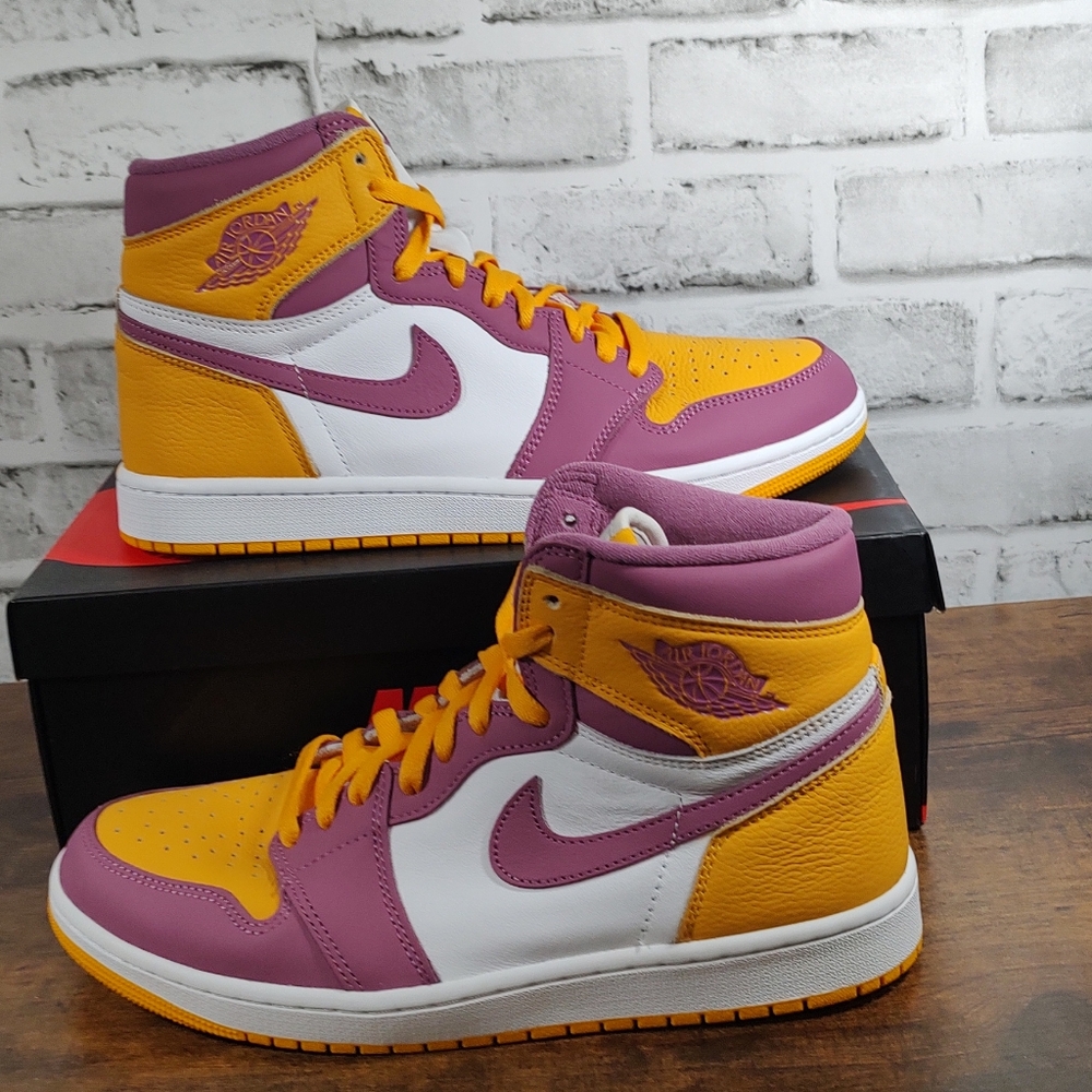 Air Jordan 1 Retro High OG Shoe Brotherhood 555088 706 Men's Size 9.5 EUC